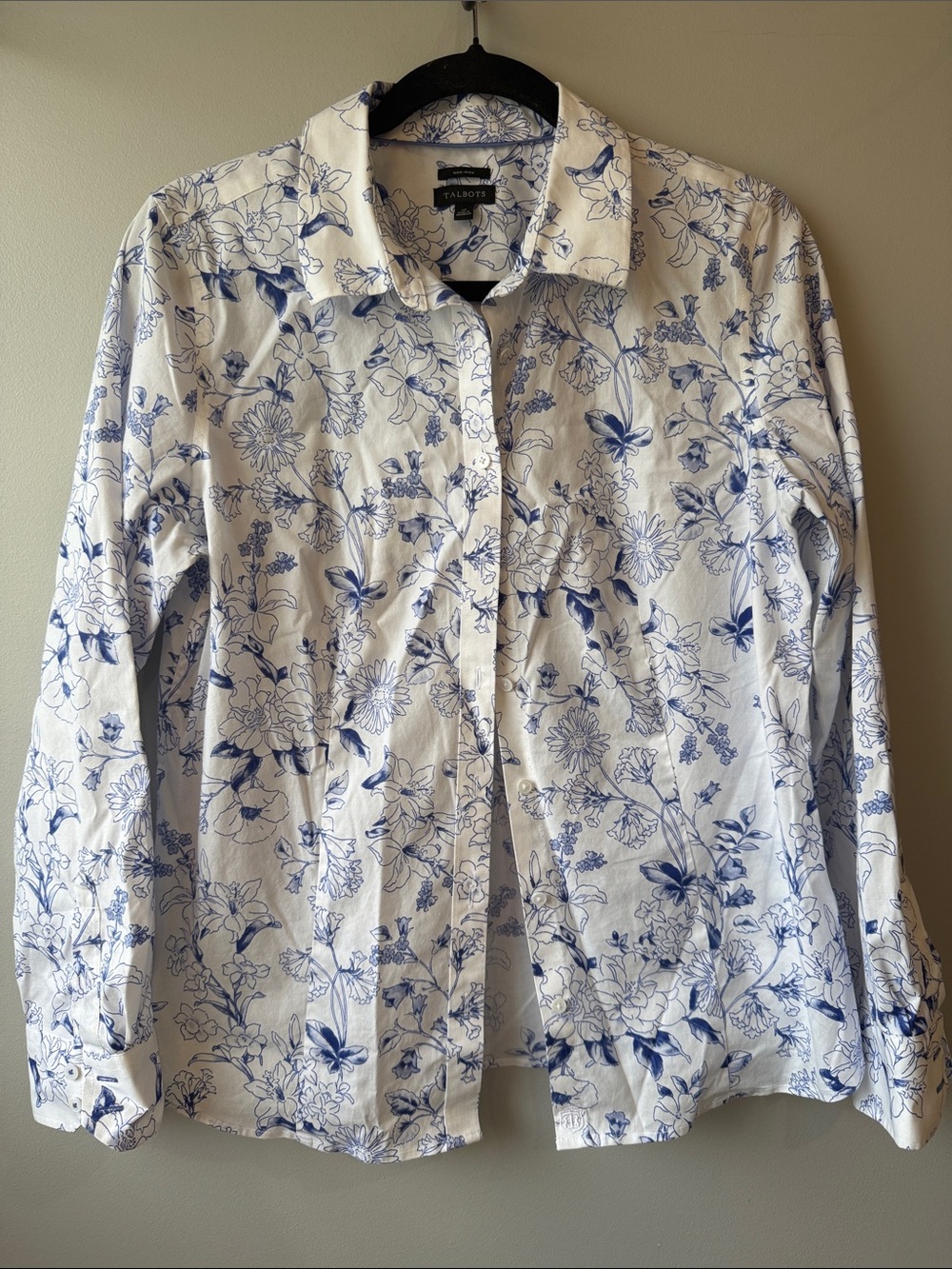 Talbots no iron White Shirt with Blue Floral Print cotton with stretch 10